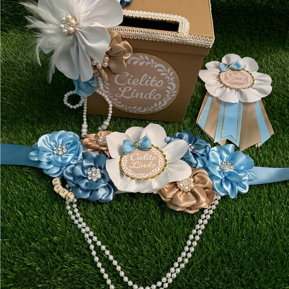 Cielito Lindo Blue, White, and Tan Floral Accessory Set